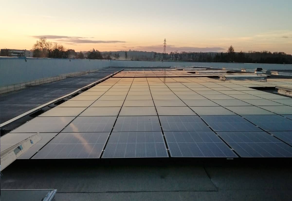 d&eacute;couvrez les diff&eacute;rentes aides disponibles pour financer votre projet solaire. profitez de subventions, cr&eacute;dits d'imp&ocirc;t et autres soutiens financiers pour rendre votre installation photovolta&iuml;que accessible et durable.