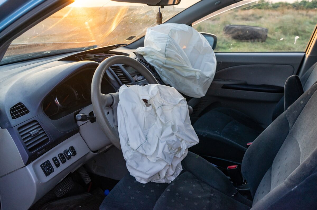 d&eacute;couvrez tout ce qu'il faut savoir sur les airbags takata, les probl&egrave;mes de s&eacute;curit&eacute; associ&eacute;s et les mesures &agrave; prendre pour prot&eacute;ger votre v&eacute;hicule. restez inform&eacute; des rappels et des solutions pour assurer votre s&eacute;curit&eacute; sur la route.