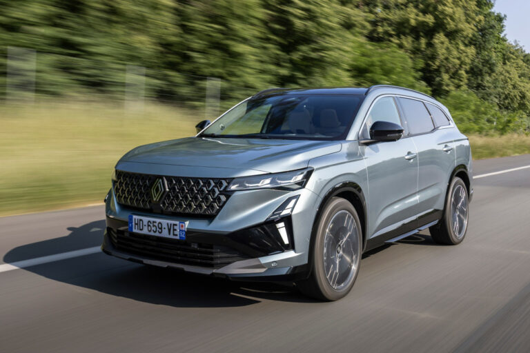 d&eacute;couvrez comment ford et octopus energy s'associent pour vous offrir 3 ans de recharge &agrave; domicile pour votre v&eacute;hicule &eacute;lectrique. profitez d'une solution pratique et &eacute;conomique pour recharger votre voiture tout en alliant performance et respect de l'environnement.