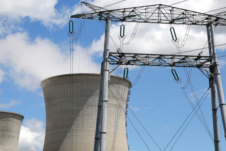 d&eacute;couvrez comment la france &eacute;tablit un nouveau record en 2024 avec sa production d'&eacute;lectricit&eacute; bas carbone. explorez les innovations et initiatives qui contribuent &agrave; un avenir &eacute;nerg&eacute;tique durable et respectueux de l'environnement.