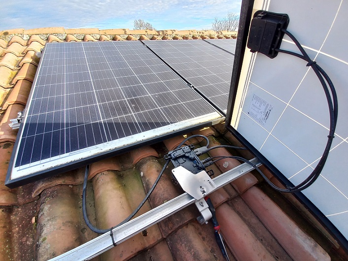 d&eacute;couvrez le fonctionnement des micro-onduleurs, ces dispositifs essentiels qui optimisent la production d'&eacute;nergie solaire en convertissant l'&eacute;lectricit&eacute; de mani&egrave;re efficace. apprenez comment ils am&eacute;liorent la performance de vos panneaux solaires et augmentent votre rendement &eacute;nerg&eacute;tique.